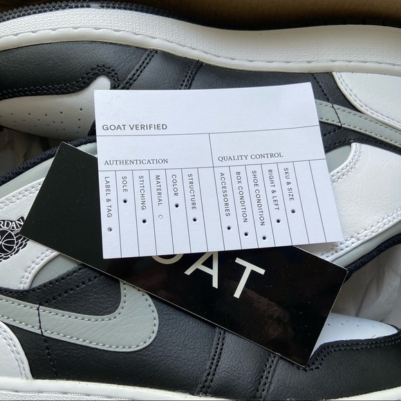Air Jordan 1 Mid GS 'White Shadow' – Size US 5.5 Y - Picture 2 of 3